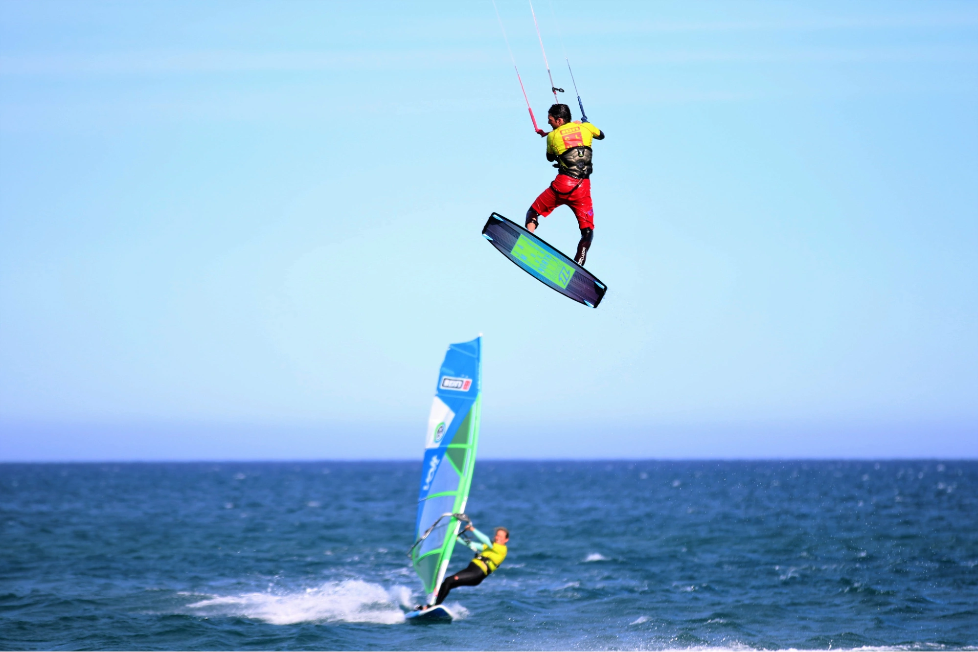 Kitesurfing and Windsurfing on the Caspian Sea