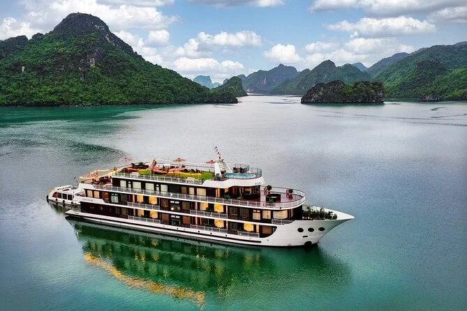 Halong Bay Cruising