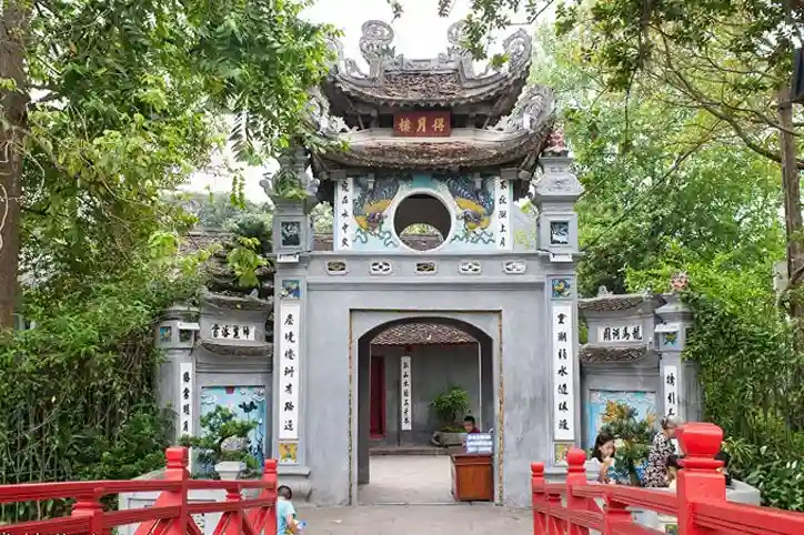 Visit Hoàn Kiếm Lake & Ngoc Son Temple
